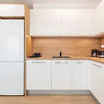 Апартаменты Sea Horizon - 1br Free Parking *